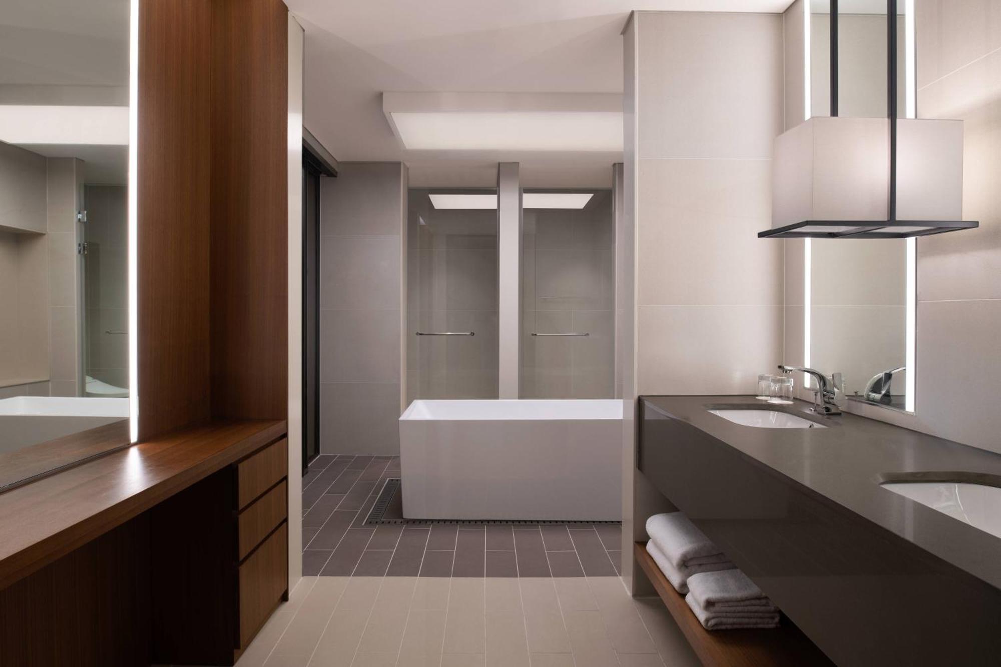 Отель Courtyard By Marriott Сувон Экстерьер фото